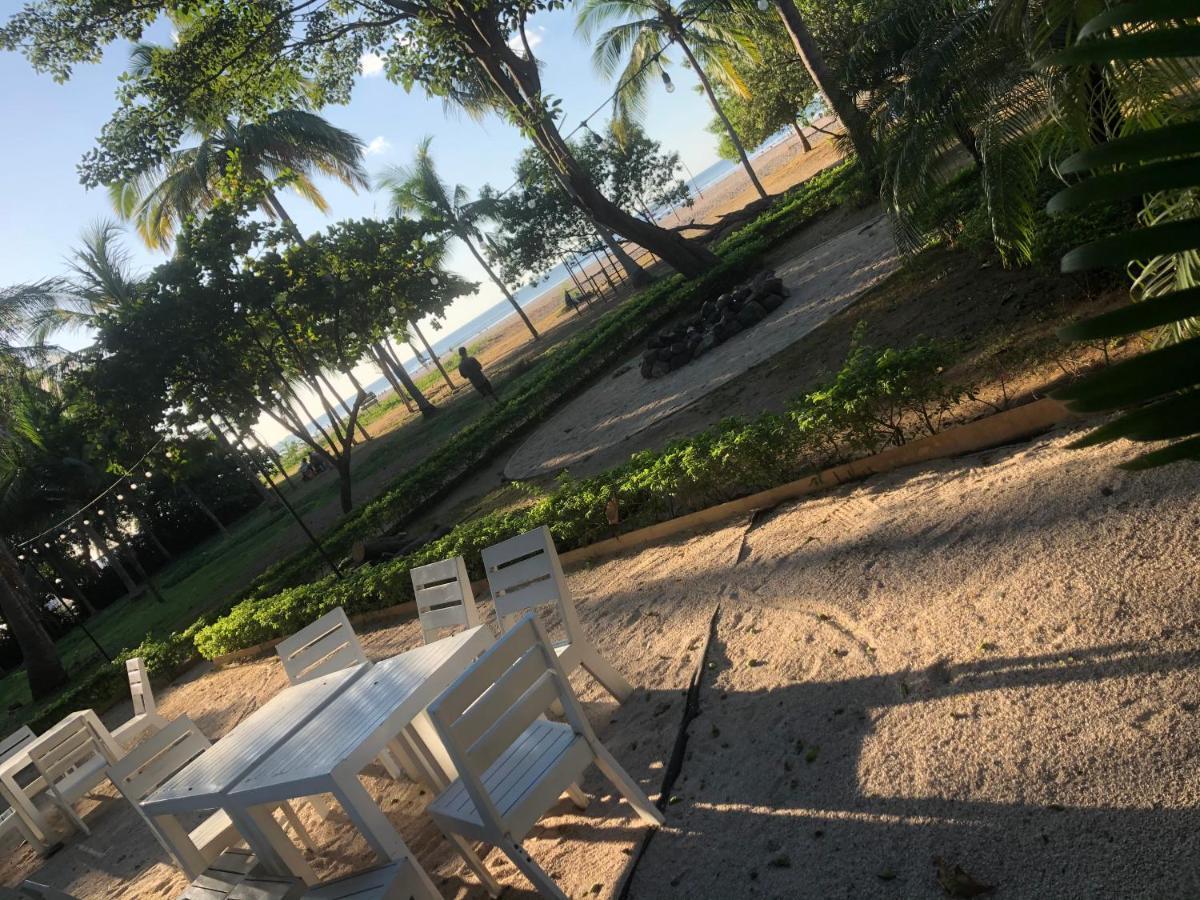 Hostal Casa Aura: Beachfront Premium *