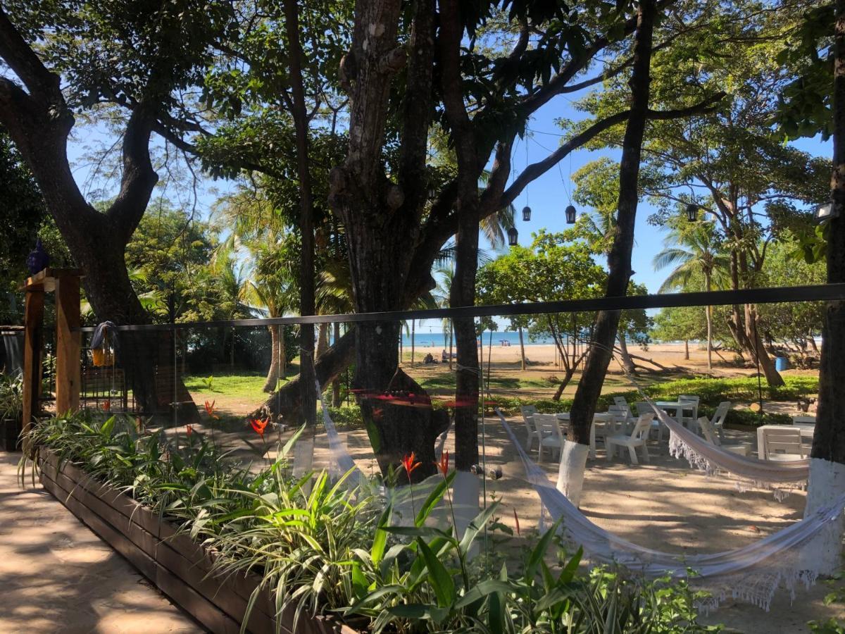 Casa Aura: Beachfront Premium Hostal Tamarindo